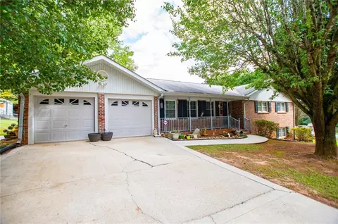 3751 Sherwood Dr, Douglasville, GA 30135