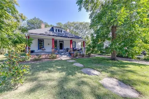 11 W Kimball St W, Winder, GA 30680