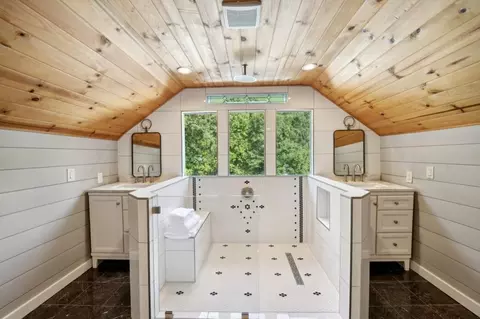 Bath - 1828 Thomas Rd, Canton, GA 30115 photo 7 of 10