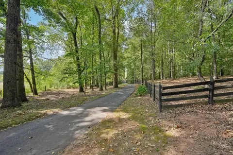 Exterior - 1828 Thomas Rd, Canton, GA 30115 photo 33 of 34
