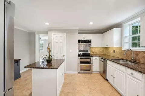 Kitchen - 1828 Thomas Rd, Canton, GA 30115 photo 8 of 8