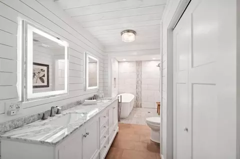 Bath - 1828 Thomas Rd, Canton, GA 30115 photo 3 of 10