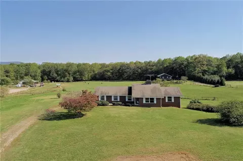 7013 Baker Cir, Clermont, GA 30527
