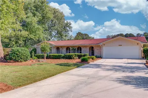 5772 Fairfield Pl, Stone Mountain, GA 30087