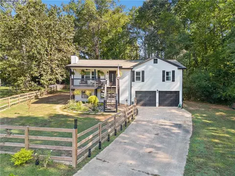 179 Village Dr, Hiram, GA 30141