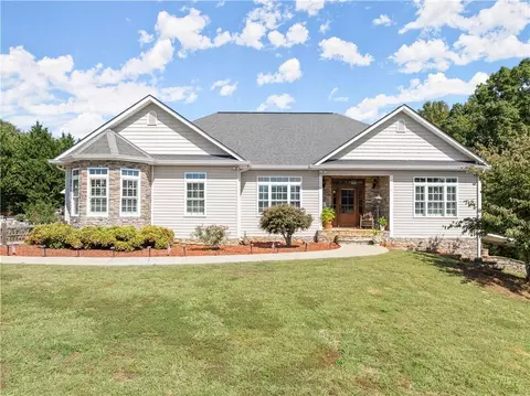 6109 Ben Parks Rd, Murrayville, GA 30564