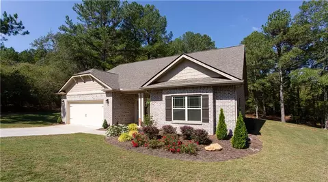 612 Alcovy River Dr, Loganville, GA 30052