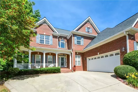 4275 Huntcliff Trce, Douglasville, GA 30135
