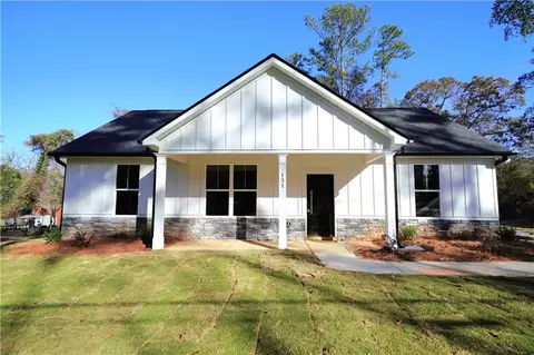 131 Creek Dr, Tallapoosa, GA 30176