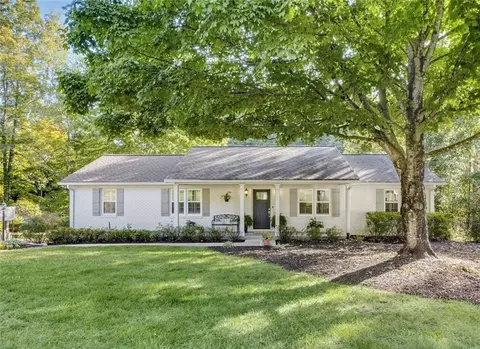 3318 Devaughn Dr NE, Marietta, GA 30066