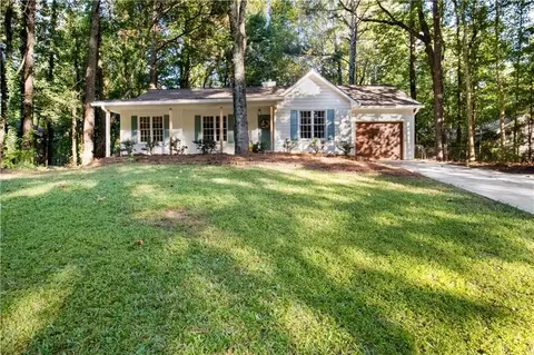 6021 Antioch Ct, Powder Springs, GA 30127