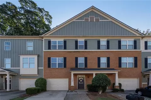1756 Oakbrook Ln NW #10, Kennesaw, GA 30152