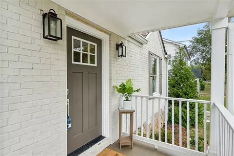 1996 Mcafee Rd, Decatur, GA 30032