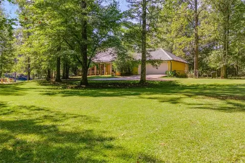 320 Folds Rd, Carrollton, GA 30116