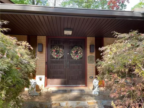306 Chip Rd, Stone Mountain, GA 30087