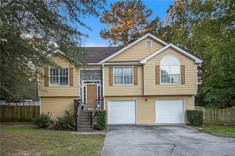 710 Cayla Ann Ct, Loganville, GA 30052