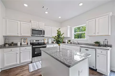 95 Quail Forest Cir, Toccoa, GA 30577 photo 3