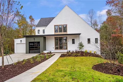 170 Cedarwood Ln, Roswell, GA 30075