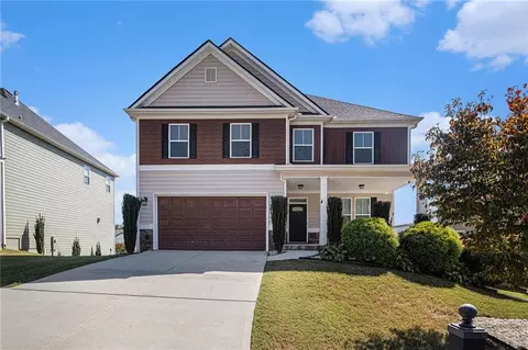 39 Fallen Oak Dr, Dallas, GA 30132