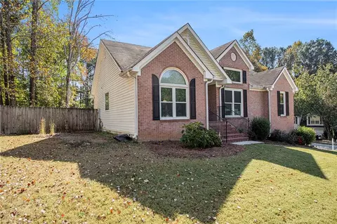 866 Simon Ive Dr, Lawrenceville, GA 30045