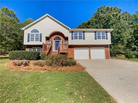 5705 Graceland Dr, Powder Springs, GA 30127