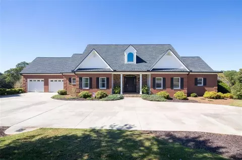135 Grand View St, Dahlonega, GA 30533