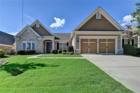 6384 Falling Water Ln, Hoschton, GA 30548