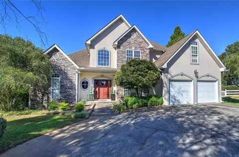 261 Hardwood Ct, Adairsville, GA 30103