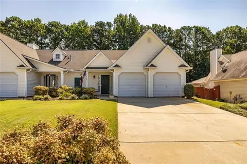 160 Courtyard Dr, Newnan, GA 30265