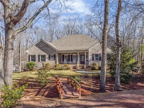4150 Mount Paran Dr, Social Circle, GA 30025