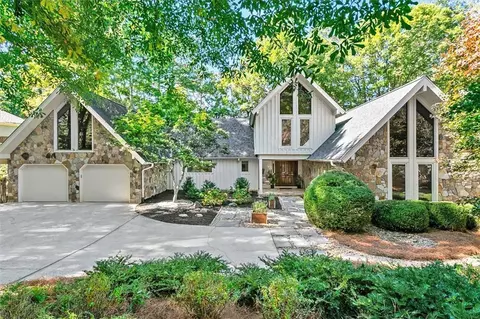 10350 Amberside Ct, Roswell, GA 30076