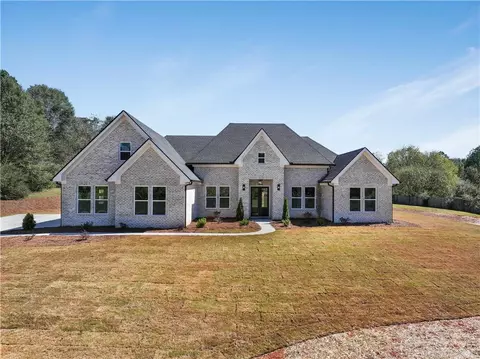 8 Arnold Rd SE, Statham, GA 30666