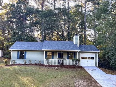 3858 Burnt Leaf Ln, Snellville, GA 30039