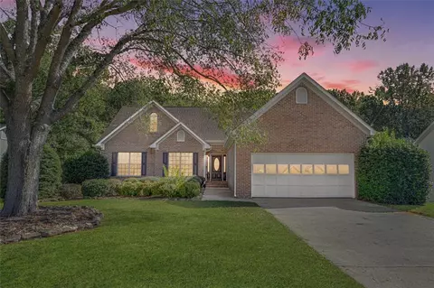 4525 Summerset Dr, Gainesville, GA 30507