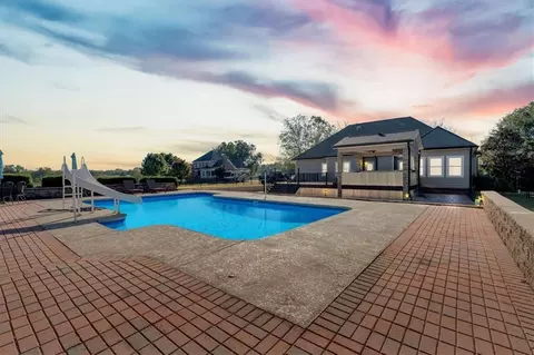 14 Ravenfield Rd, Taylorsville, GA 30178