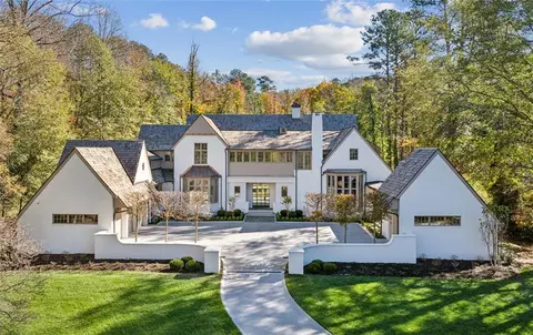 840 N Island Dr, Sandy Springs, GA 30327