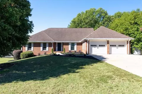 140 Glenclairn Ct, Roswell, GA 30076