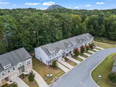 5195 Madeline Pl, Stone Mountain, GA 30083
