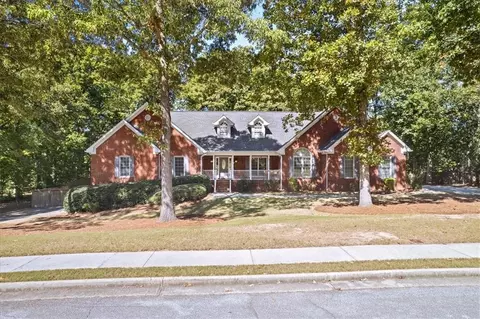 270 Helens Manor Dr, Lawrenceville, GA 30045