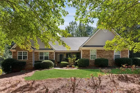 90 Creek View Ct, Hoschton, GA 30548