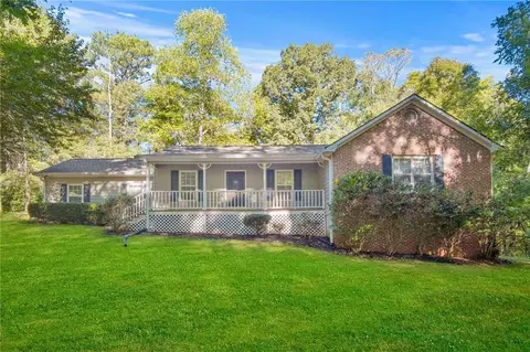35 Salem Ct, Mcdonough, GA 30252