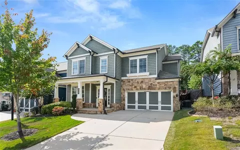 335 Still Pine Bnd, Smyrna, GA 30082