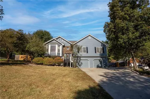 6225 Ivy Springs Dr, Flowery Branch, GA 30542