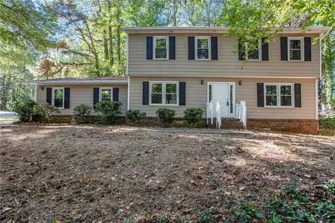 371 Nalley Dr, Stone Mountain, GA 30087