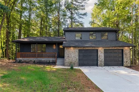 4055 Daron Ct, Ellenwood, GA 30294