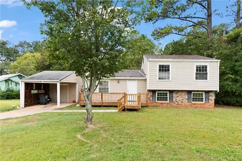5767 Meadowood Dr, Acworth, GA 30102