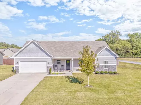 101 Madison Dr, Calhoun, GA 30701