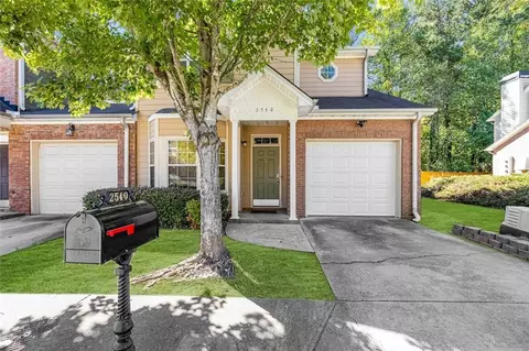 2540 Laurel Cir NW, Atlanta, GA 30311