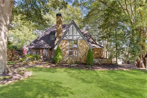 119 Fitchburg Dr, Woodstock, GA 30189