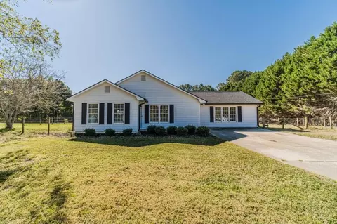 2770 Milton Bryan Dr, Loganville, GA 30052